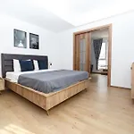 Rooftop Street Doamnei * Бухарест
