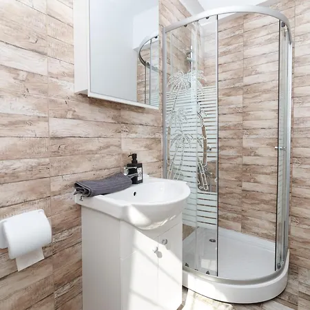 Rooftop Street Doamnei דירה *