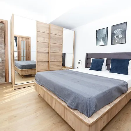 Apartment Rooftop Street Doamnei *