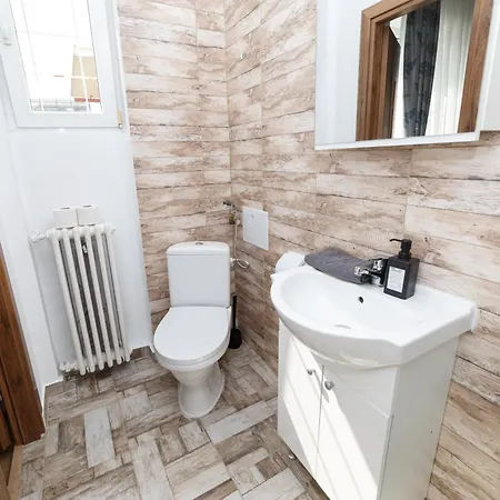 Rooftop Street Doamnei * בוקרשט