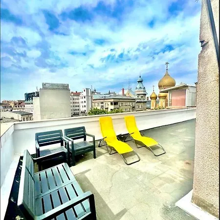 Rooftop Street Doamnei דירה *